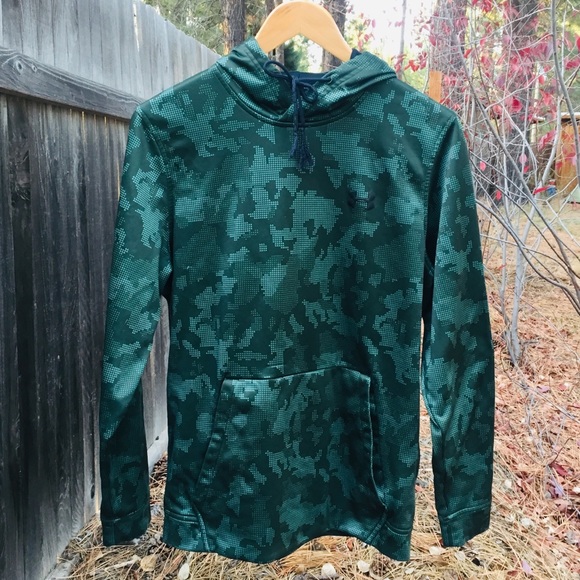 Under Armour Other - Under Armour camo Medium Loose Cold gear Hoodie
